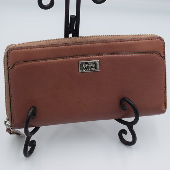 VTG Coach Mauve/Rose Gold Long Zip Around Wallet - Picture 2 of 6